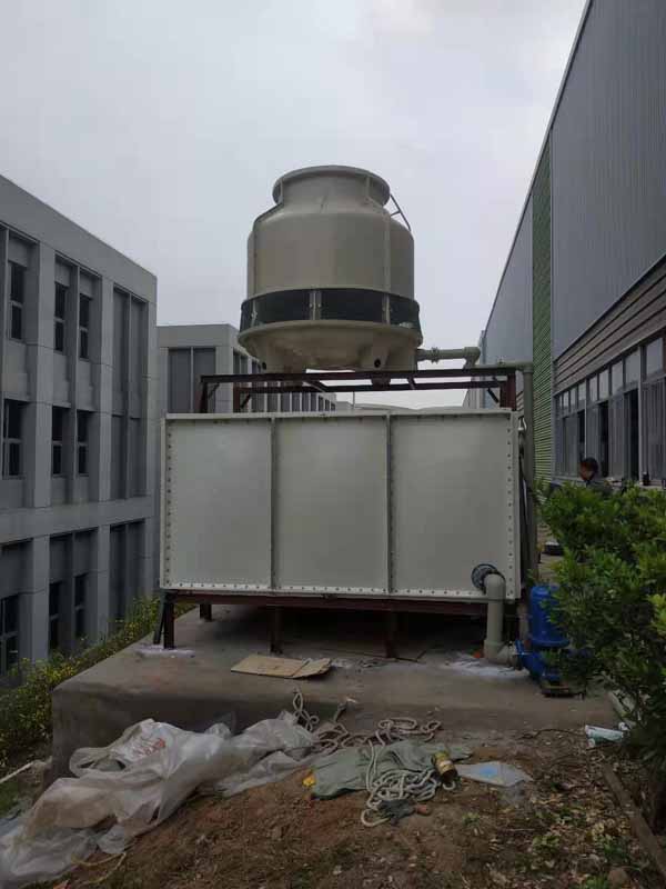 淮口80T冷却塔27方玻璃钢水箱水泵管道冷却塔循环系统安装现场